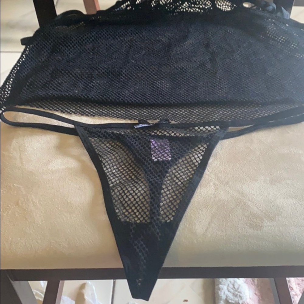 Lingerie - Picture 2 of 2